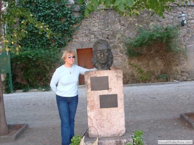 Frédéric Chopin bust outside monastary Valdemossa Oct. 2005